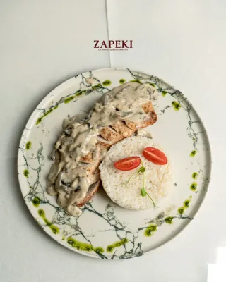 Куриное филе в сливочном грибном соусе
