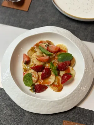 Мини панкейки с клубникой 