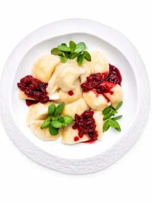 Вареники с картошкой и с вишней