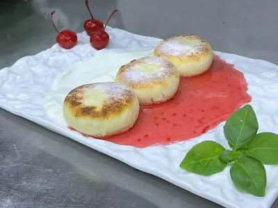 Сырники со сметаной