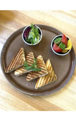 Тост с курицей и сыром