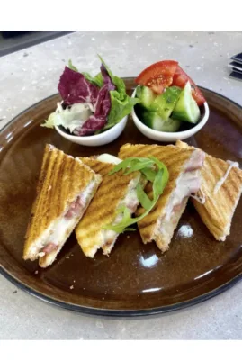 Тост с ветчиной