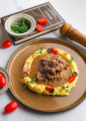 Нежная тушёная говяжья вырезка